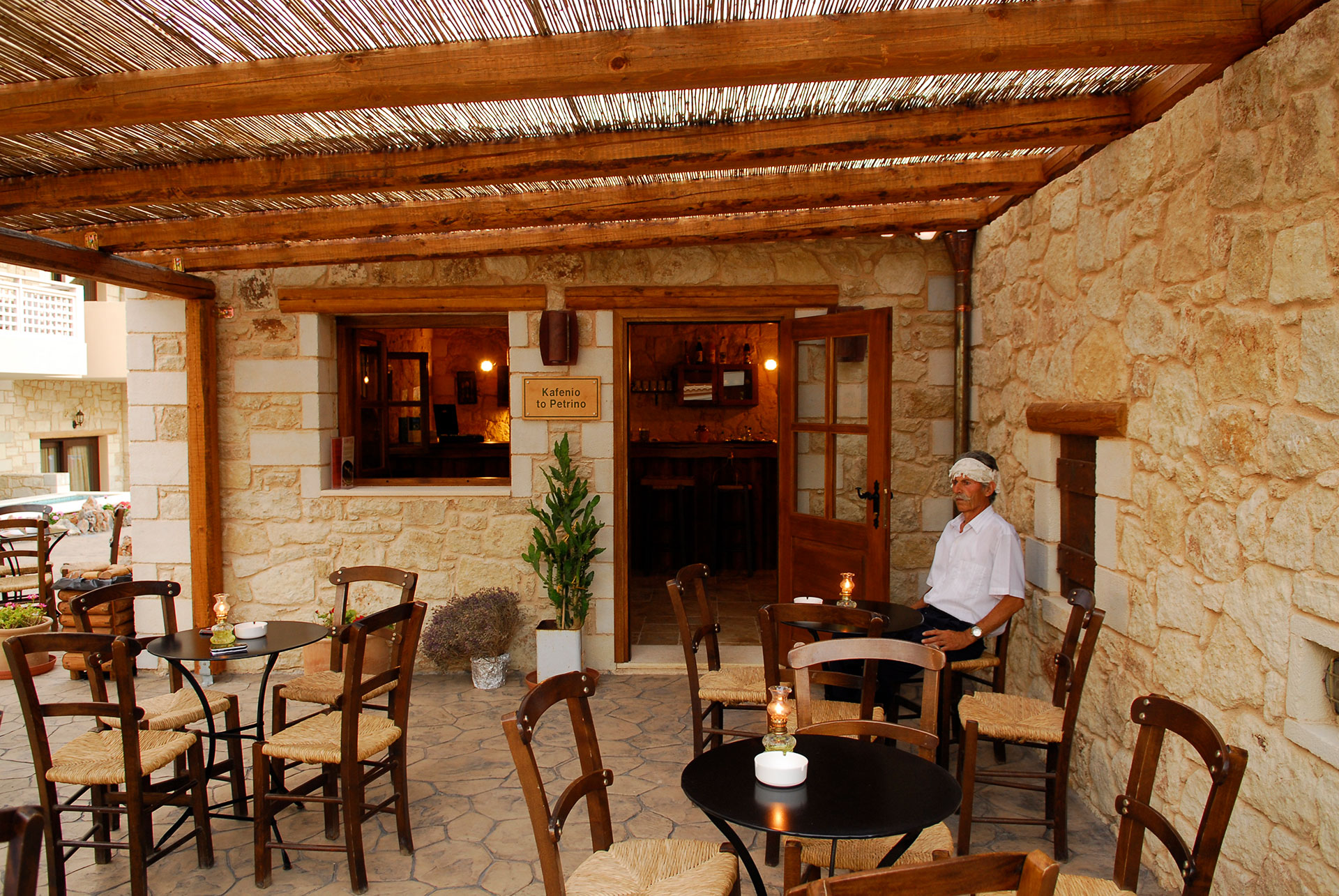 Παραδοσιακό καφενείο ξενοδοχείου 