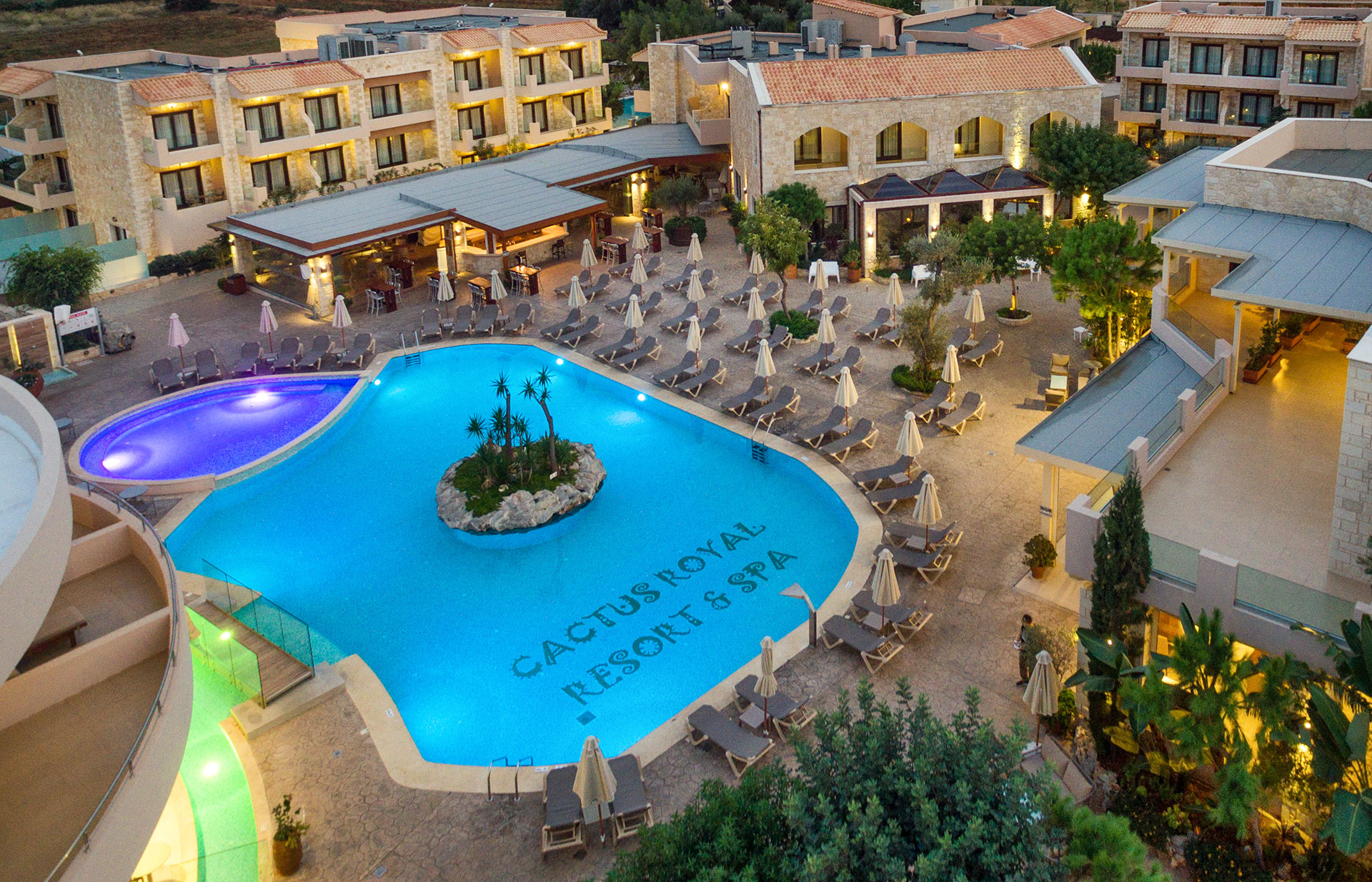 Βραδινή λήψη πισίνας ξενοδοχείου